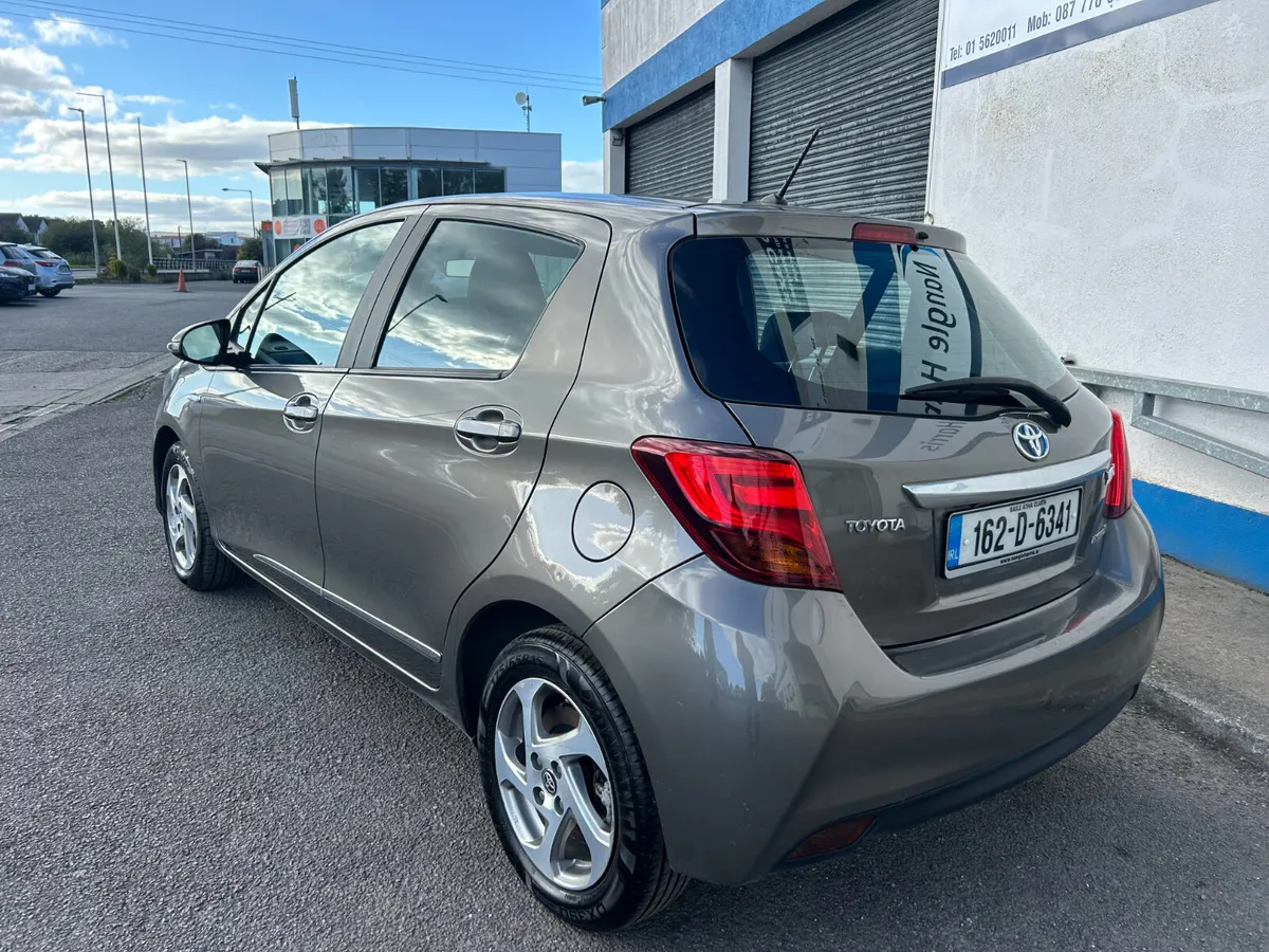 Toyota Yaris Hybrid - Image 3