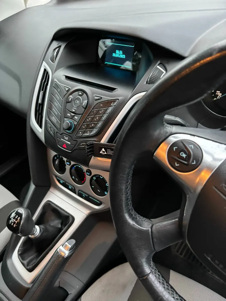 Ford Focus 2014 - Image 2