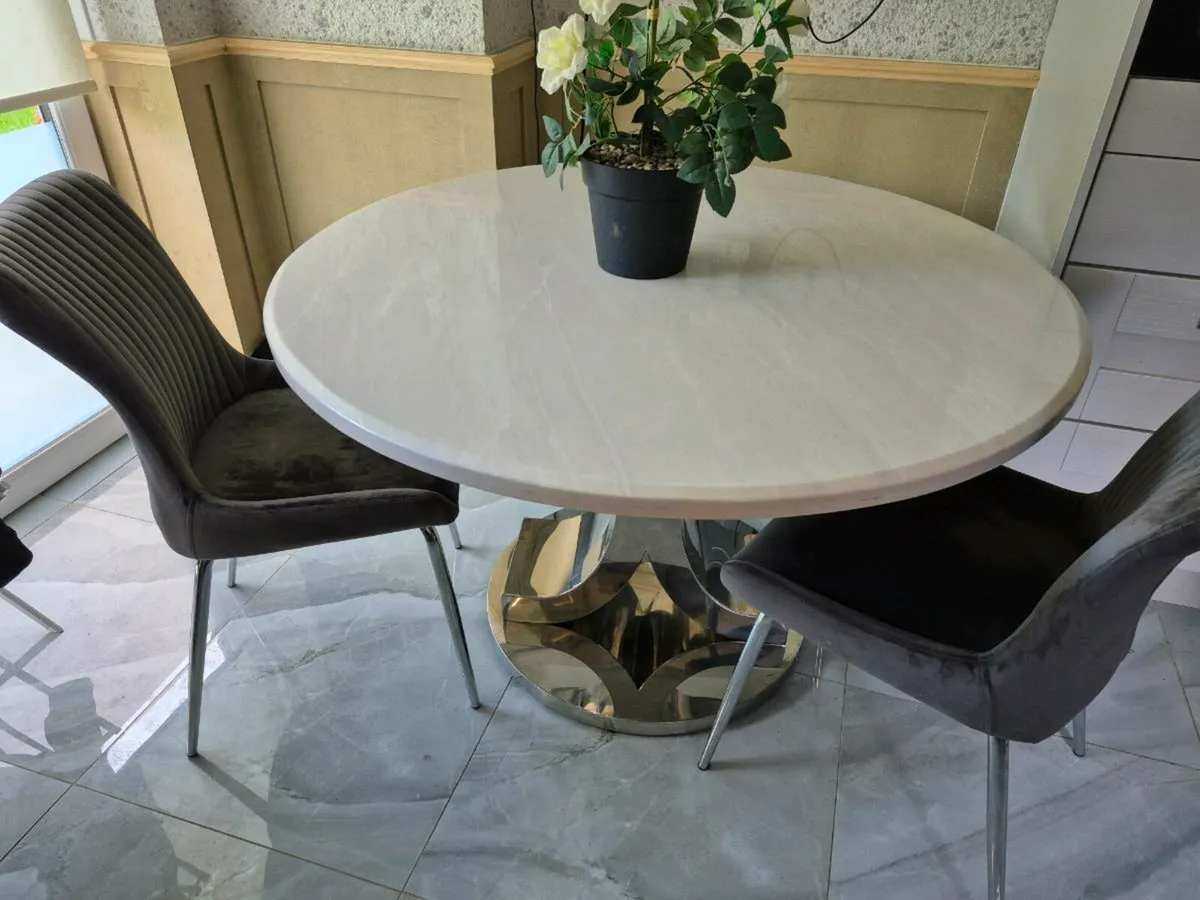 1.2m round marble dining table - Image 1