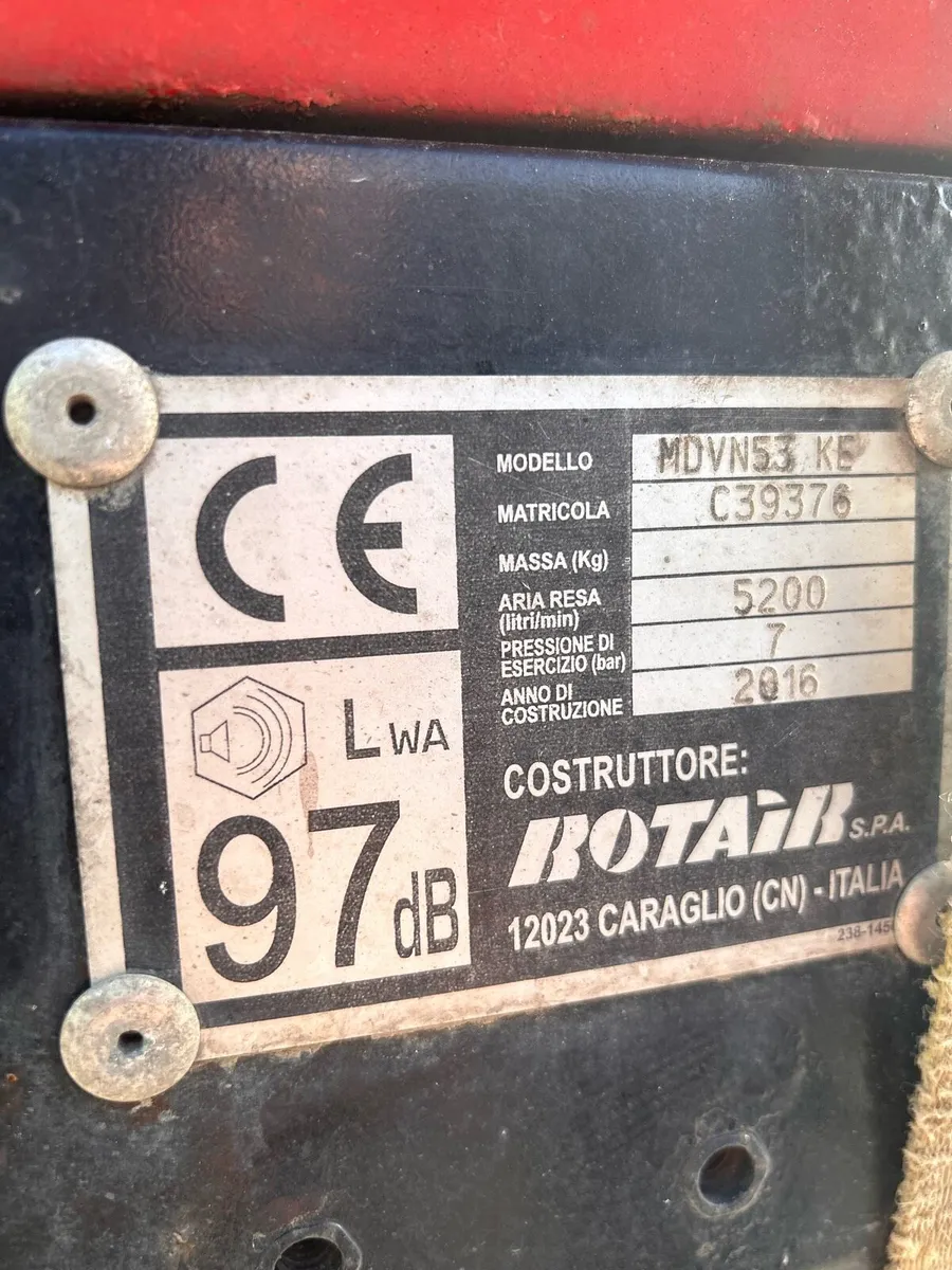 ROTAIR 180 CFM Road Compressor - Image 2
