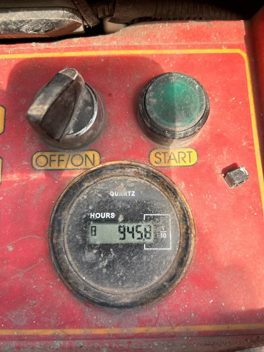 ROTAIR 180 CFM Road Compressor - Image 3