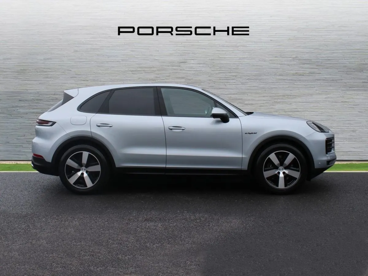 Porsche Cayenne E-hybrid Coupe - Image 4