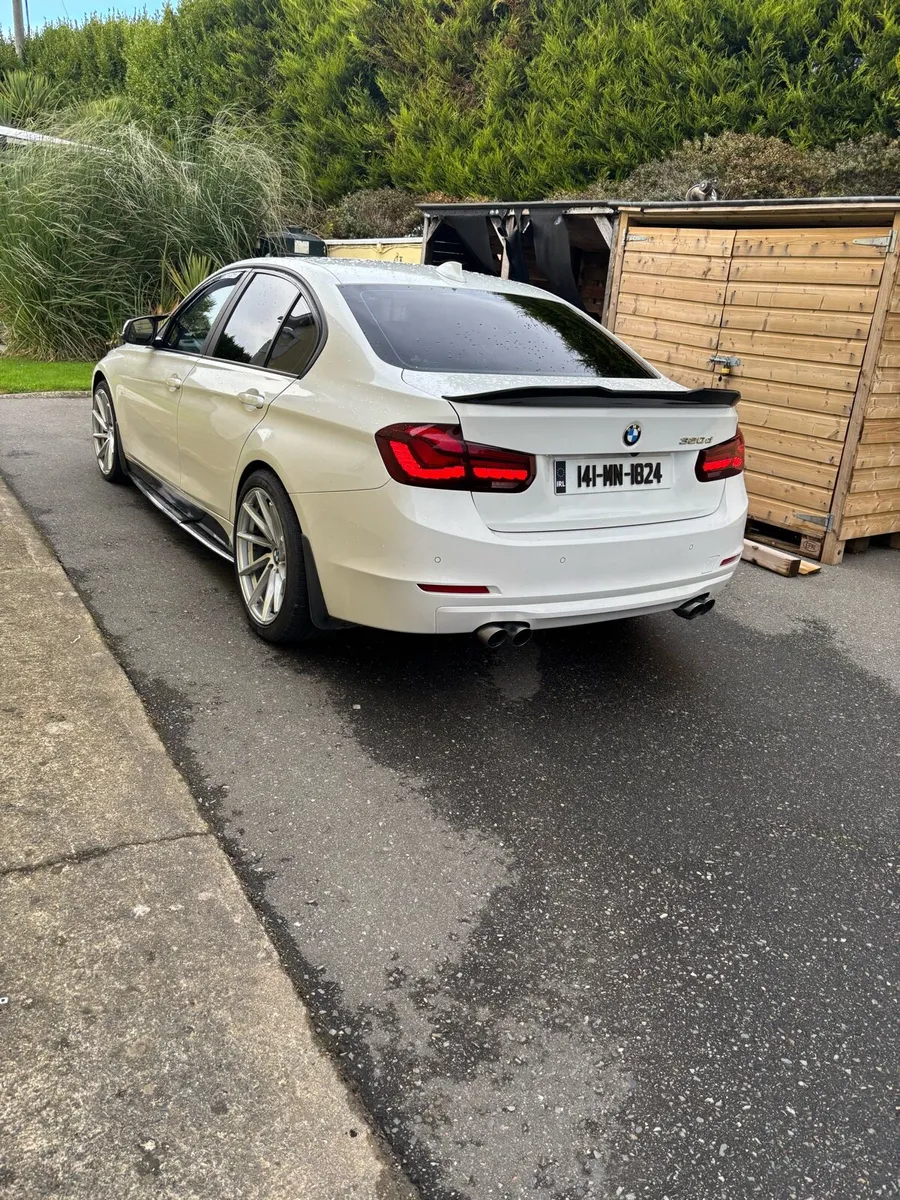 BMW 320d 2014 - Image 2
