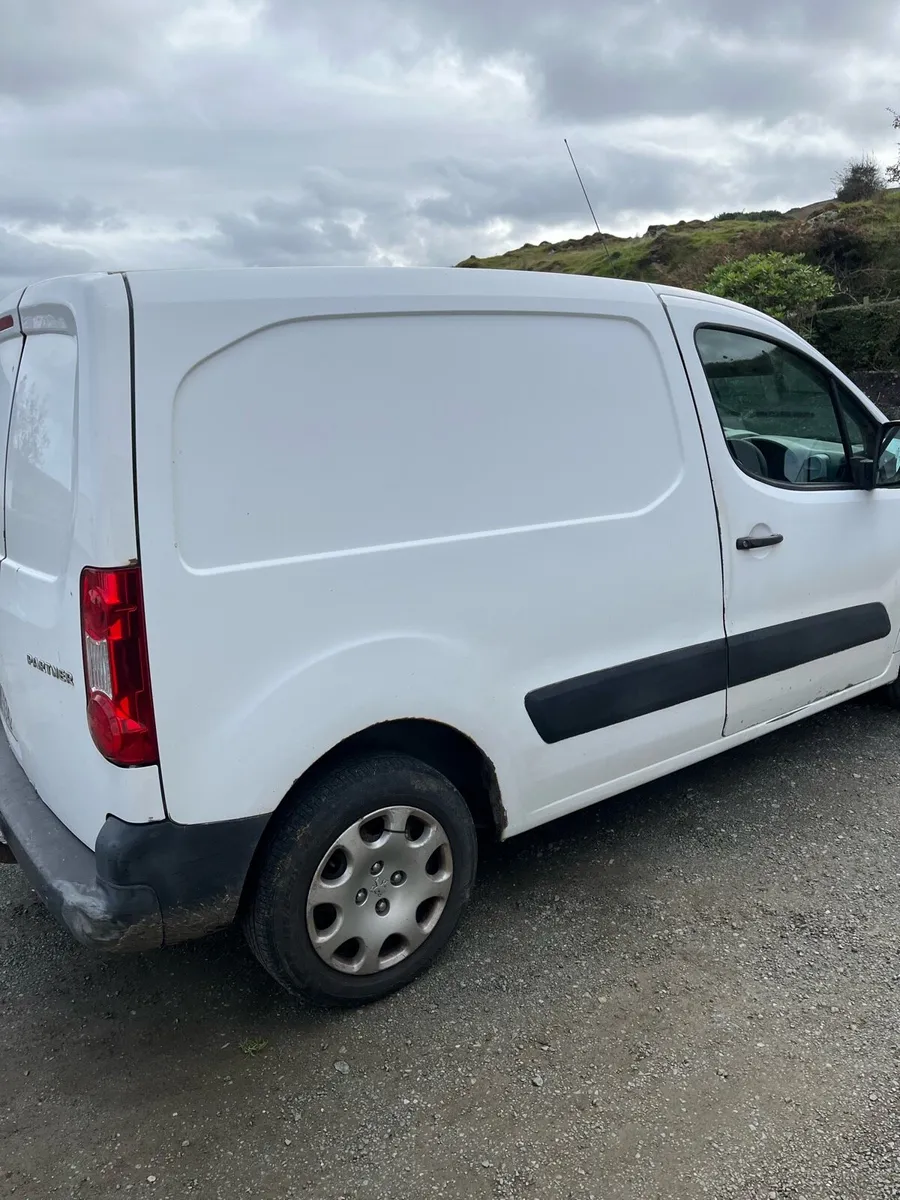 Peugeot van - Image 2