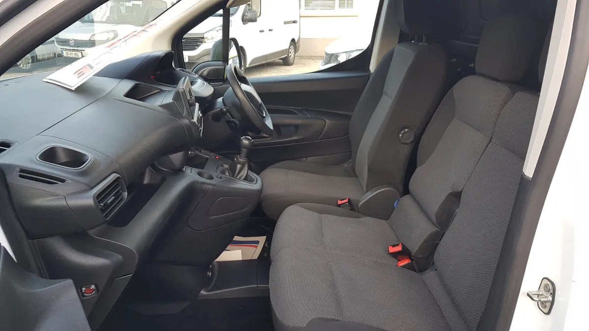 Peugeot Partner 202D CITY VAN MINT VAT INVOICE - Image 3