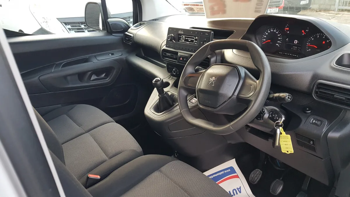 Peugeot Partner 202D CITY VAN MINT VAT INVOICE - Image 4