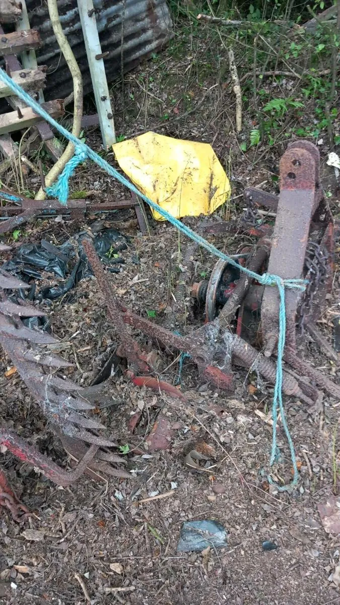 Old finger bar mowers - Image 3