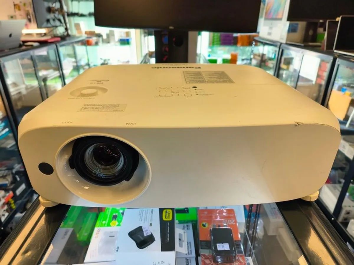 Panasonic PT-VW530 LCD Projector WXGA (Lamp Hours: 816) - Image 3