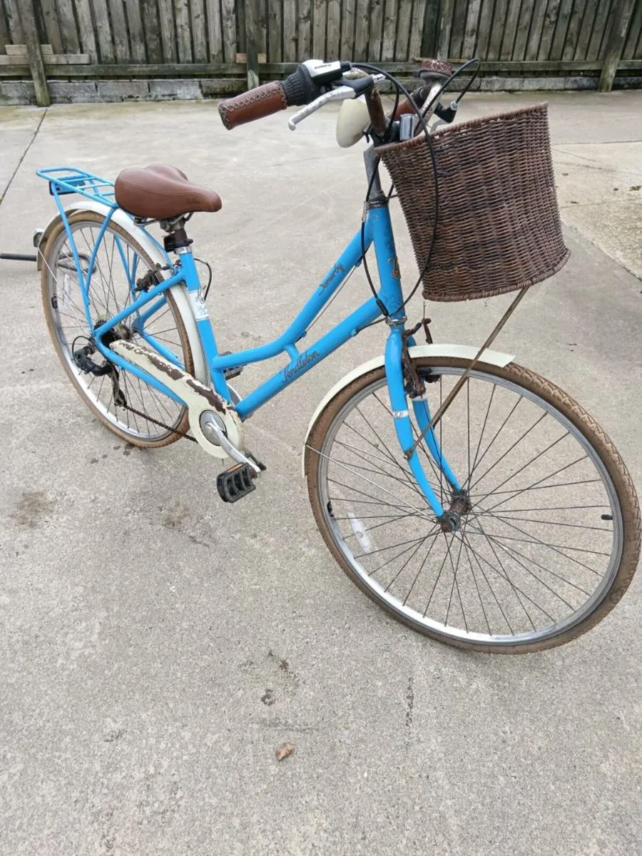 Ladies Dutch Style Bicycle - Image 3
