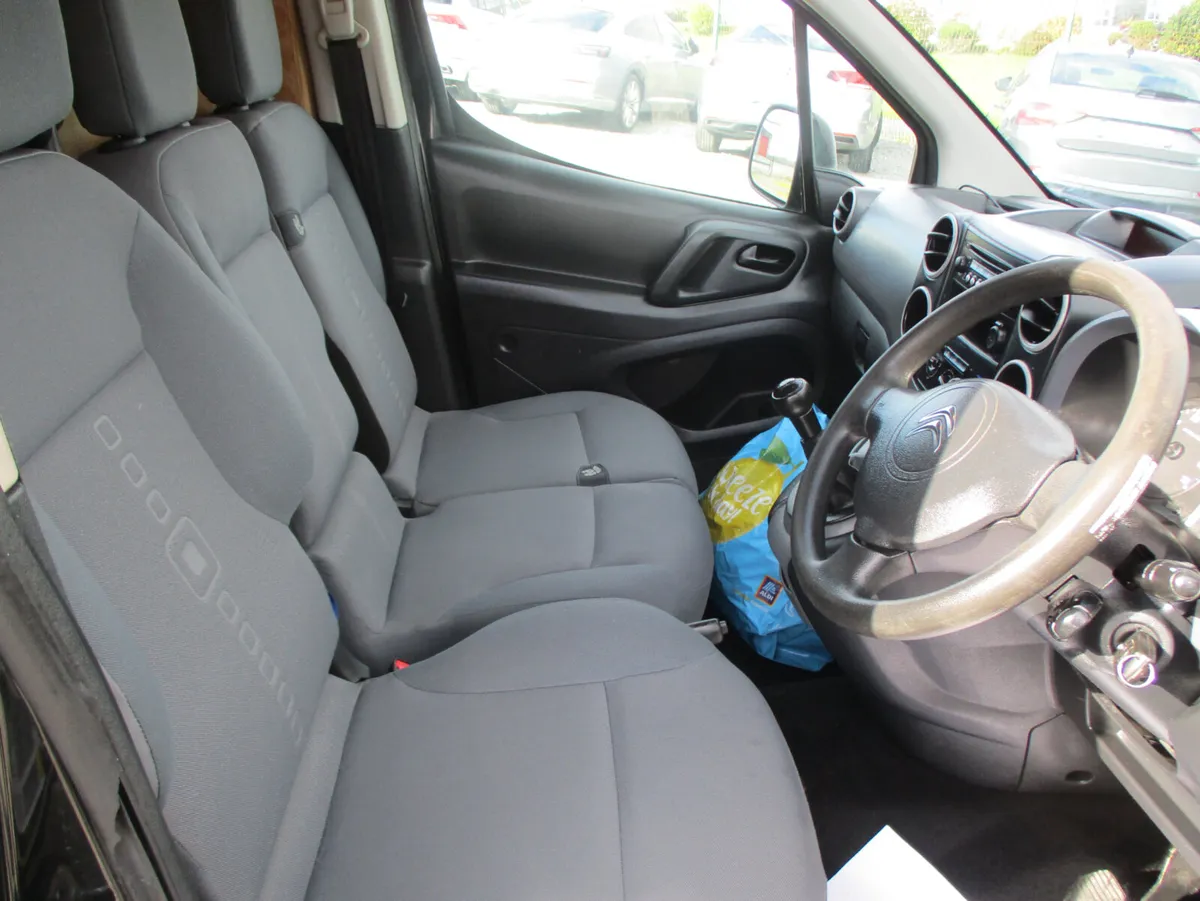 Citroen Berlingo 20151,6 HDI ENTER 3 SEATER - Image 2