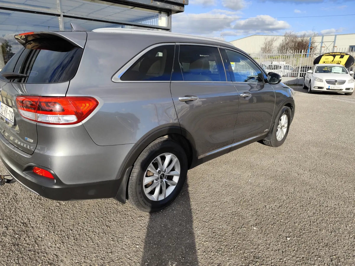 2015 Kia Sorento 2.2 crdi platinum AWD 7 seats - Image 4