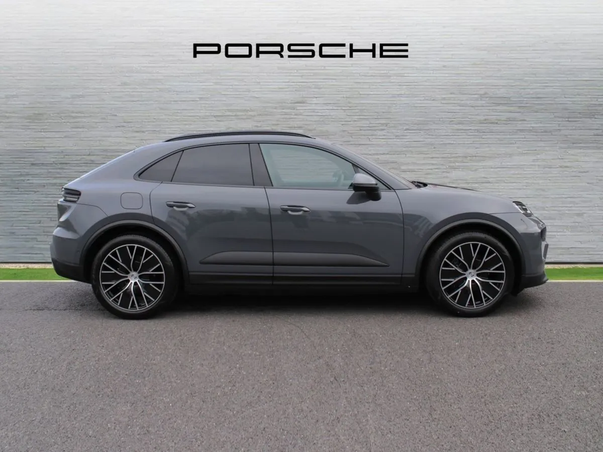 Porsche Macan Electric - Image 3