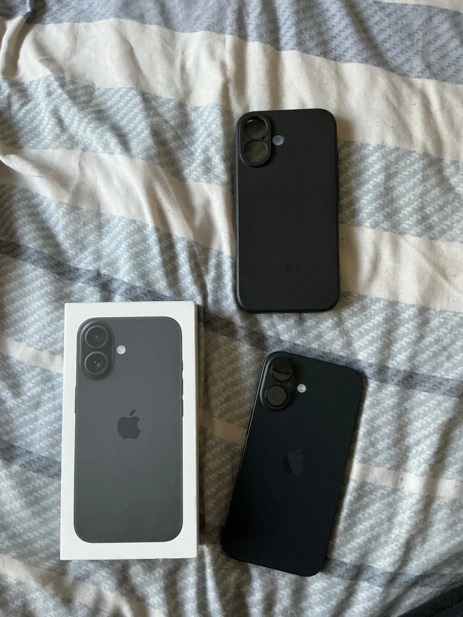 iPhone 16 - Image 4