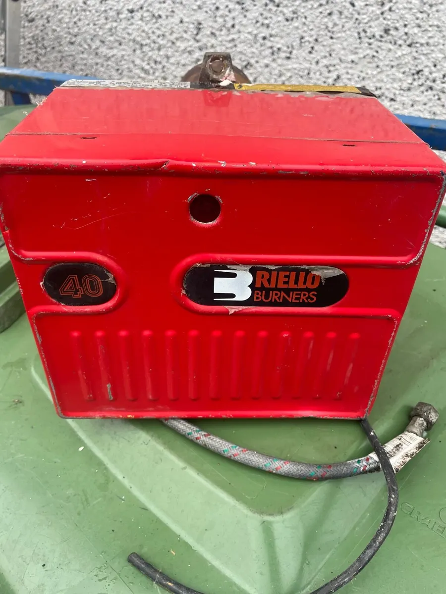 Two Riello pumps - Image 3
