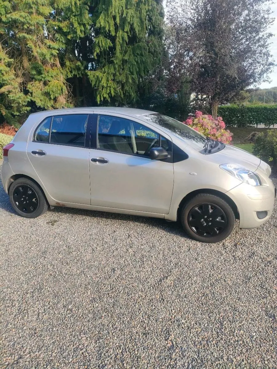 Toyota Yaris - Image 2