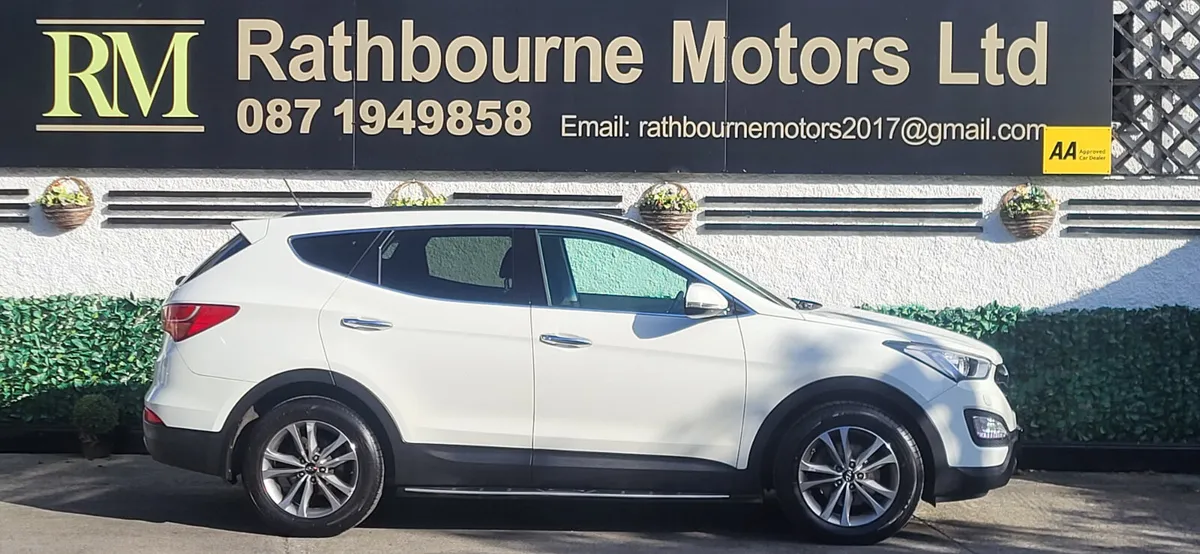 Hyundai Santa Fe 2016 Automatic 4wd (low Mileage) - Image 4