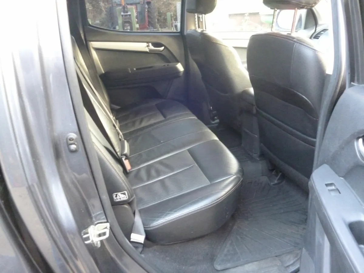 2017 Isuzu D-Max - Image 2