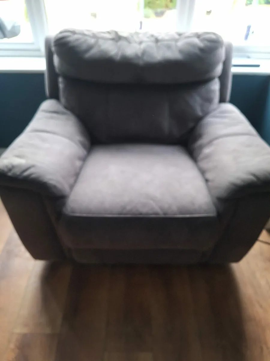 Corner couch - Image 1