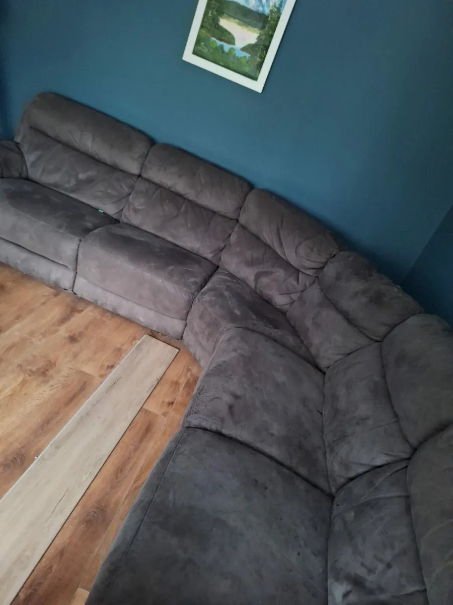 Corner couch - Image 4