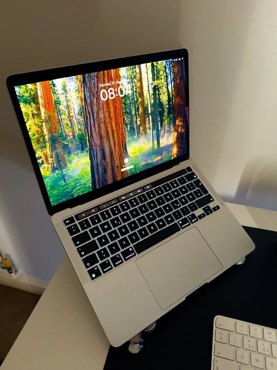 MacBook Pro M1 (2020) - 8GB RAM , 256GB SSD - Image 2