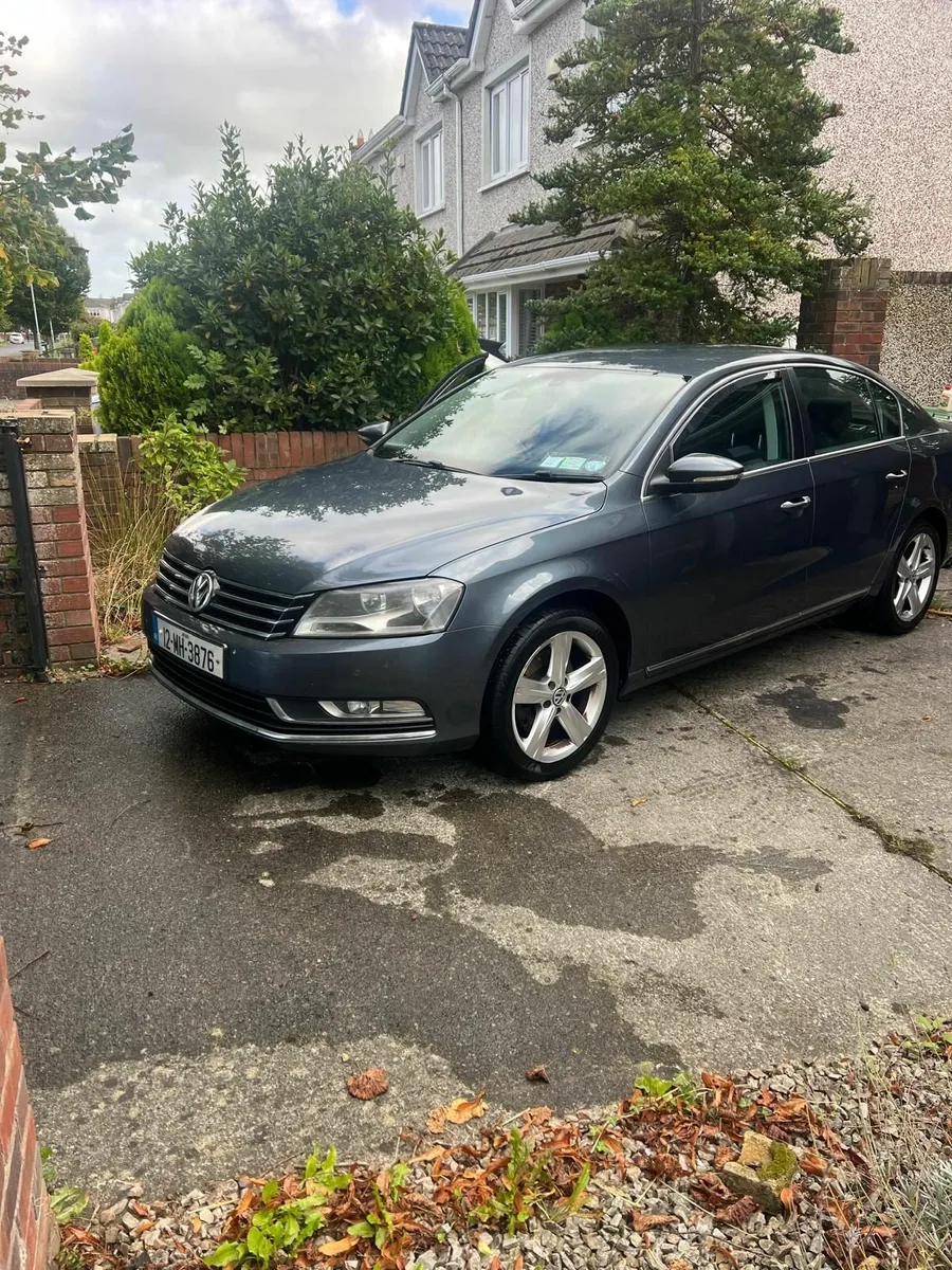 Volkswagen Passat 2012 - Image 1