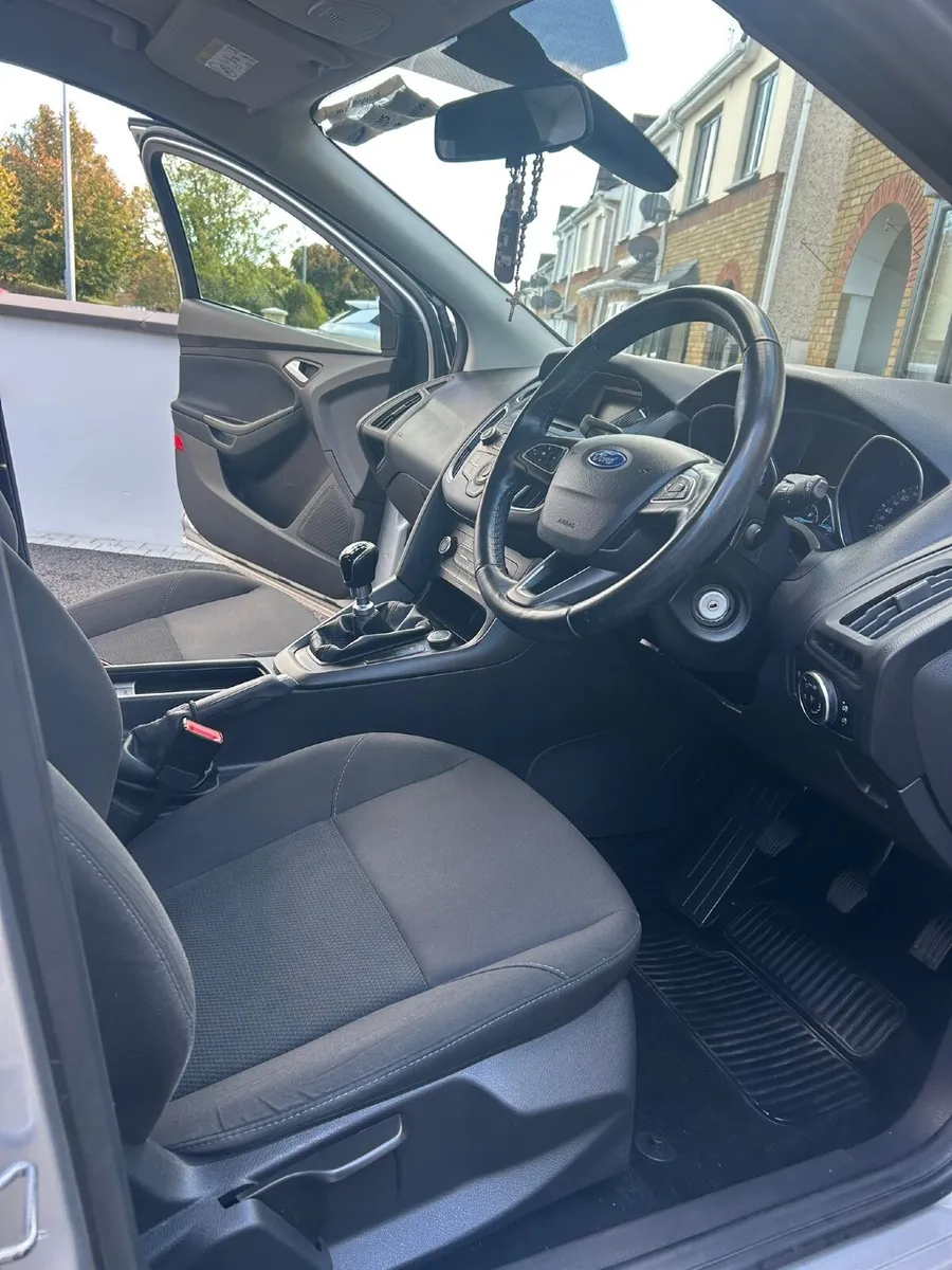 Ford Focus 2015 - Image 2
