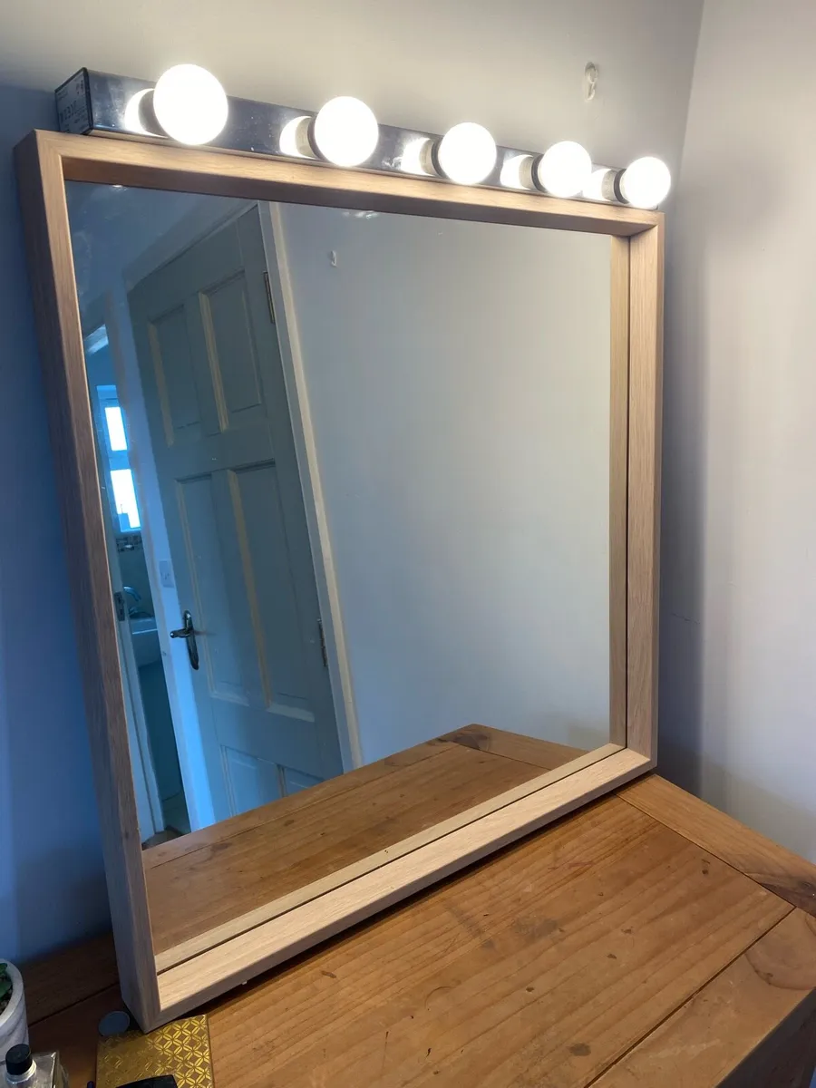 Mirror with lights - Image 2