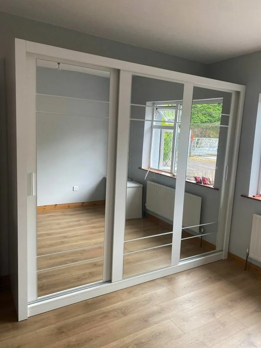 WARDROBES - Image 3