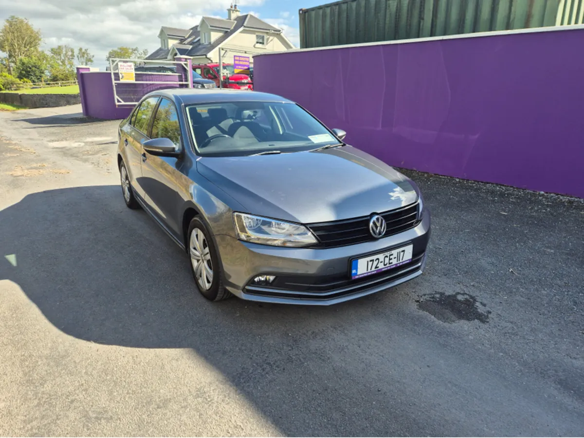 Volkswagen Jetta TRENDLINE 1.2 TSI MANUAL 6SPEED F - Image 4