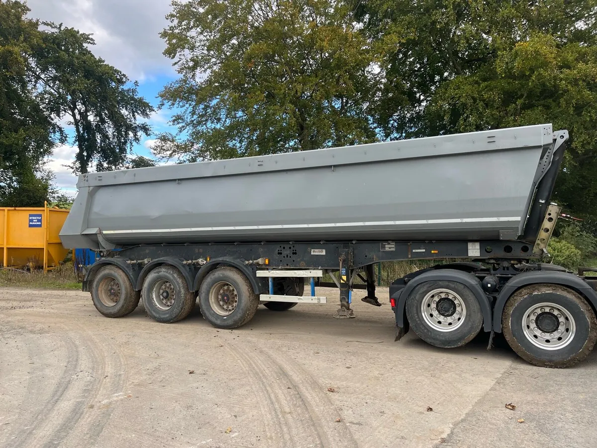 2015 Schmitz tipper - Image 1