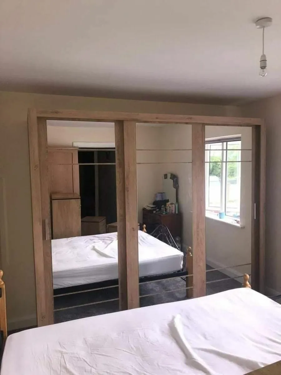 WARDROBES - Image 2