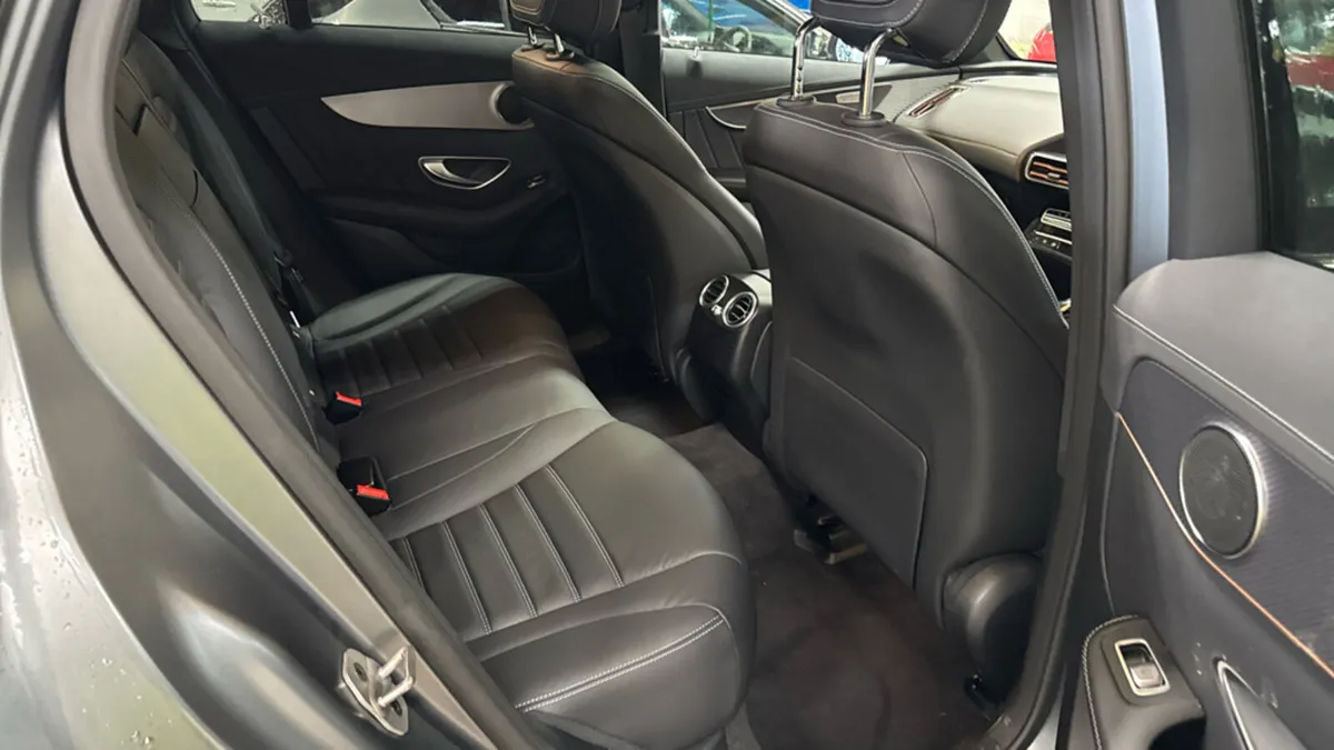 MERCEDES-BENZ EQC 400 AMG LINE PREMIUM 4MATIC - Image 4