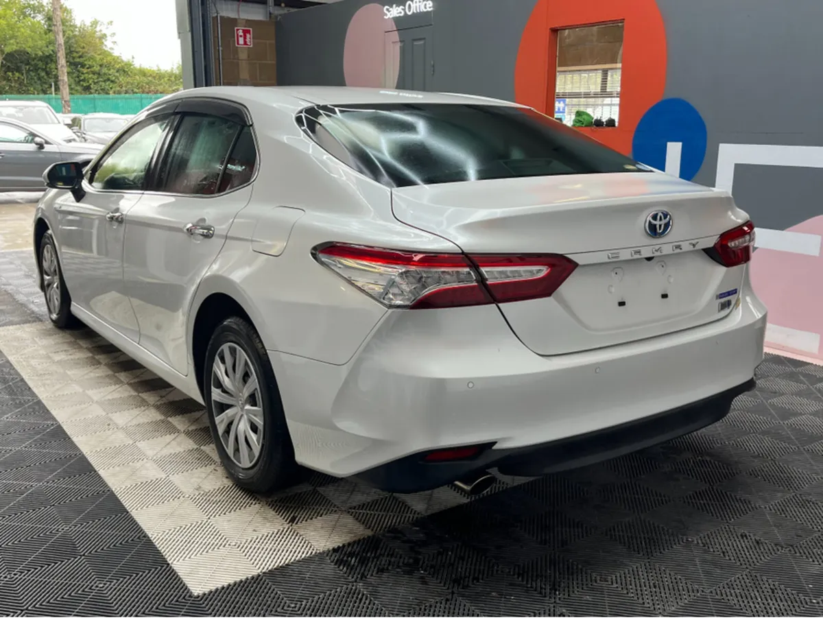 Toyota Camry €22950! 2019 TOYOTA CAMRY 2.5L HYBRID - Image 4