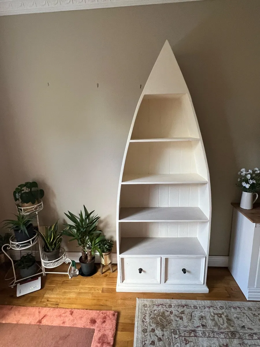 Boat bookshelf - Image 1