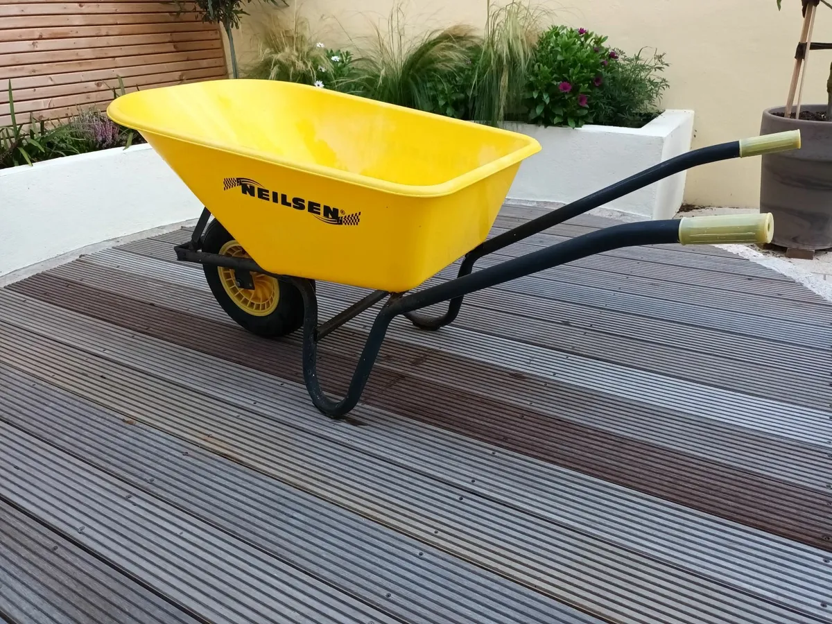Wheelbarrow (Neilsen) 90 litre /160 kg capacity - Image 1