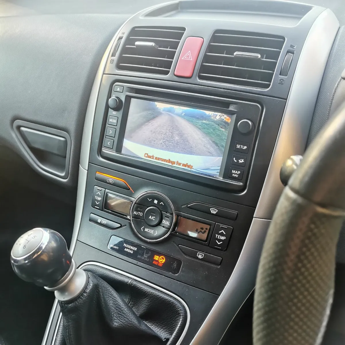 Toyota Auris 2012 - Image 4