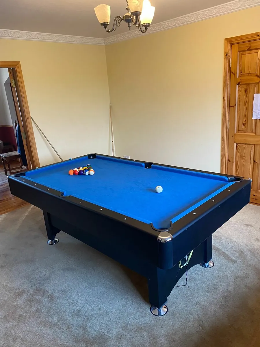 Pool table - Image 4