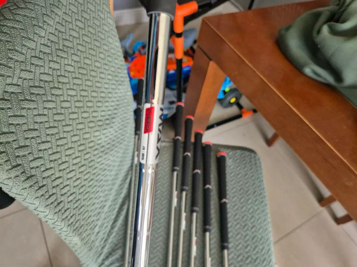 Taylormade M6 Irons. Excellent Condition 5 -SW - Image 3