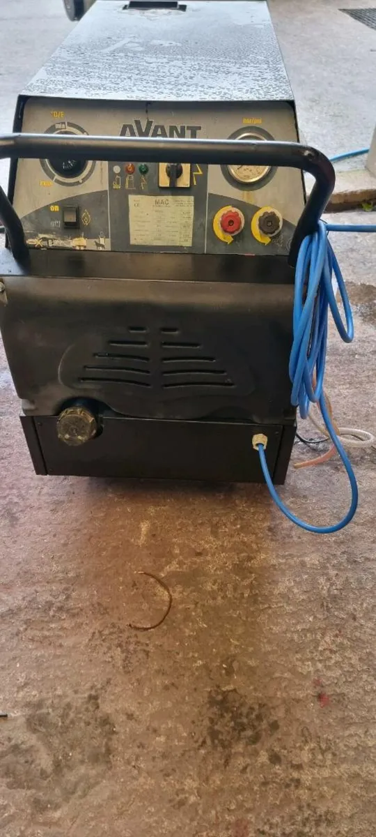 Hot powerwasher - Image 2