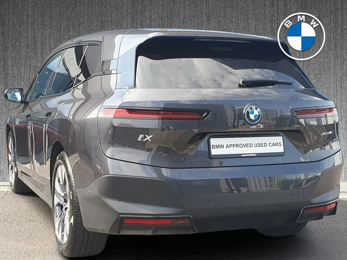 BMW IX Xdrive40 Sport - Image 3
