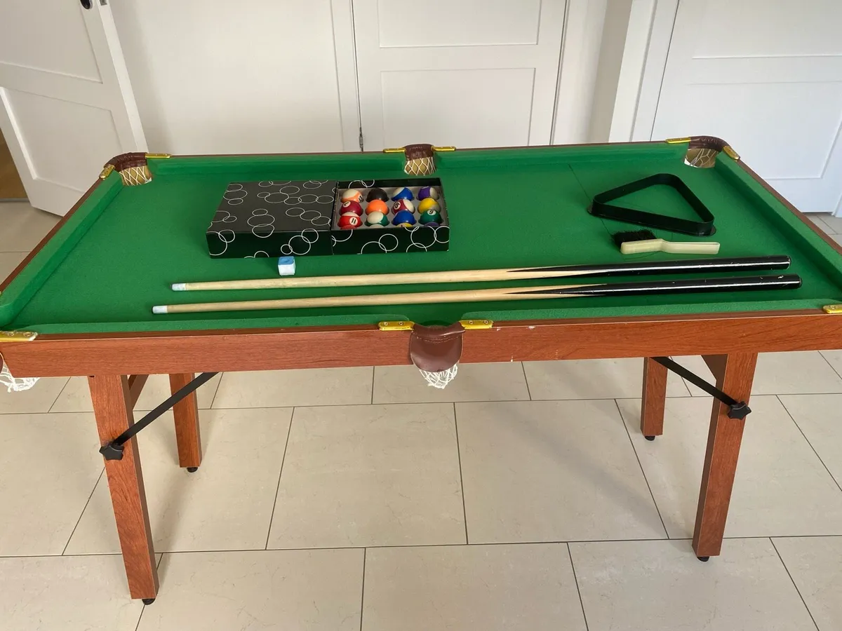 Kids 2x4 pool table. - Image 1