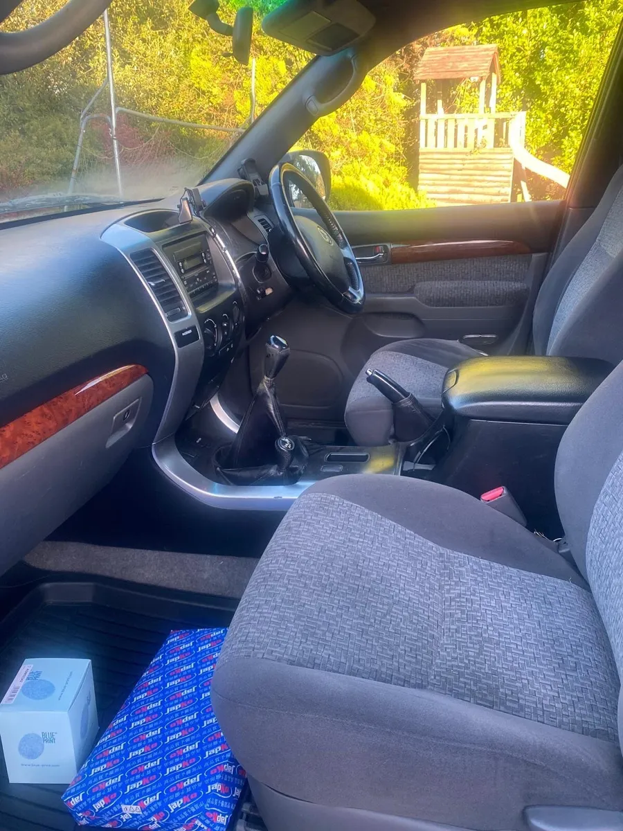 2007 spotless toyota landcruiser - Image 3