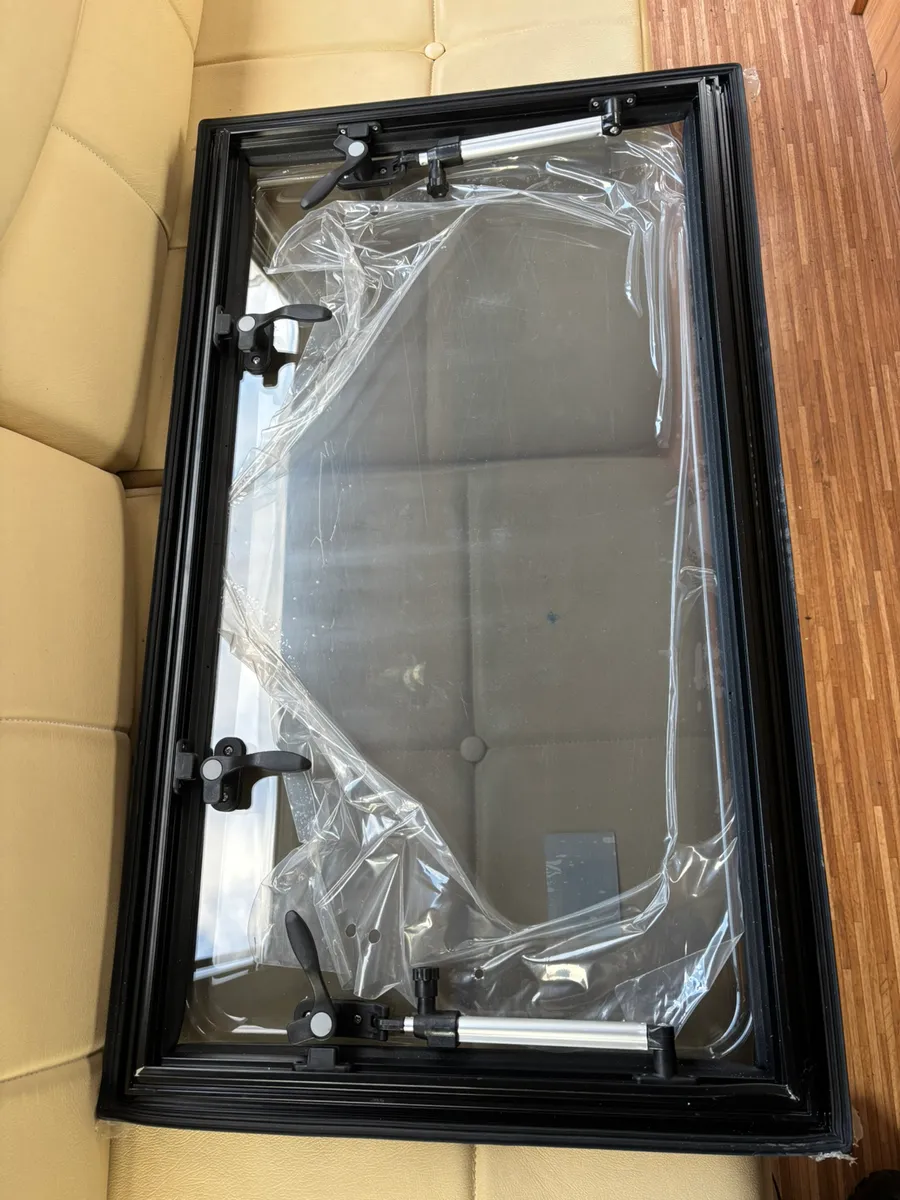Caravan motorhome new window - Image 3