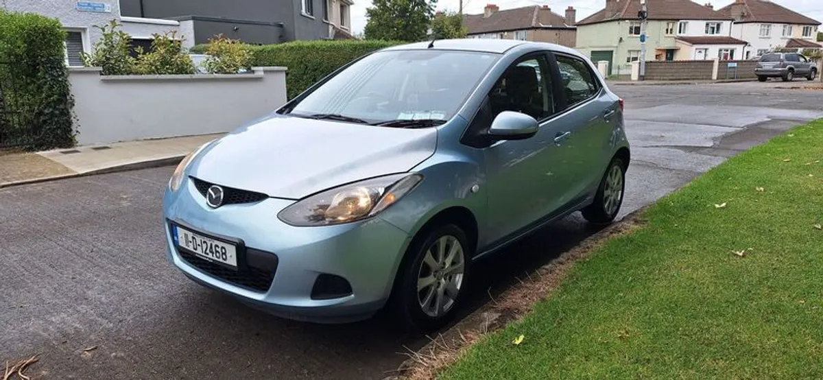 2011 Mazda Mazda2 - Image 2
