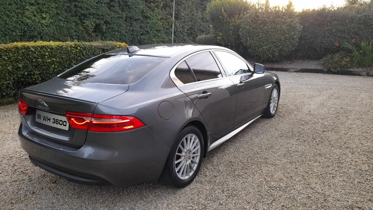Jaguar XE 2016 - Image 2