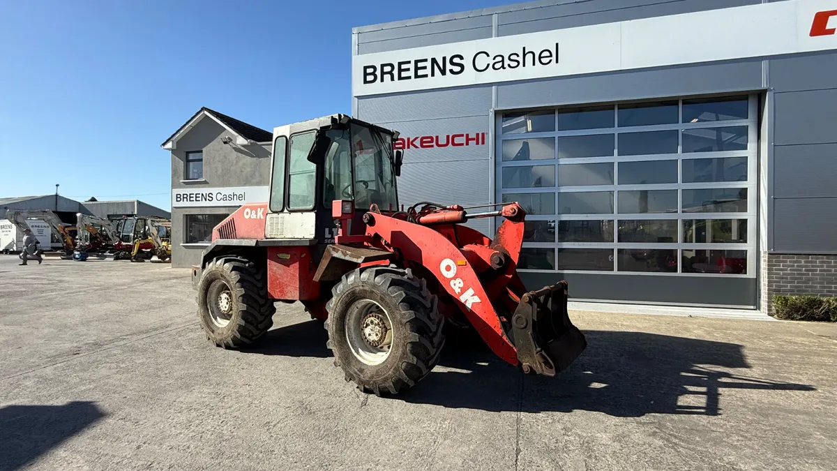 2000 O&K L15 Loading Shovel - Image 1
