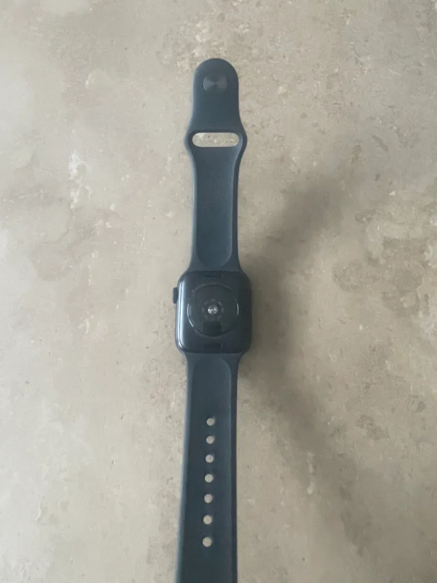 Apple Watch SE 40mm 2nd Gen - Image 4