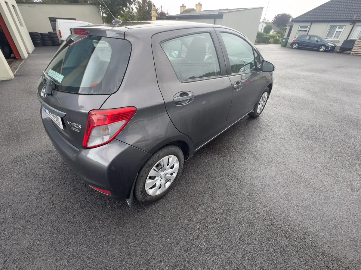 Toyota Yaris 2012 - Image 3
