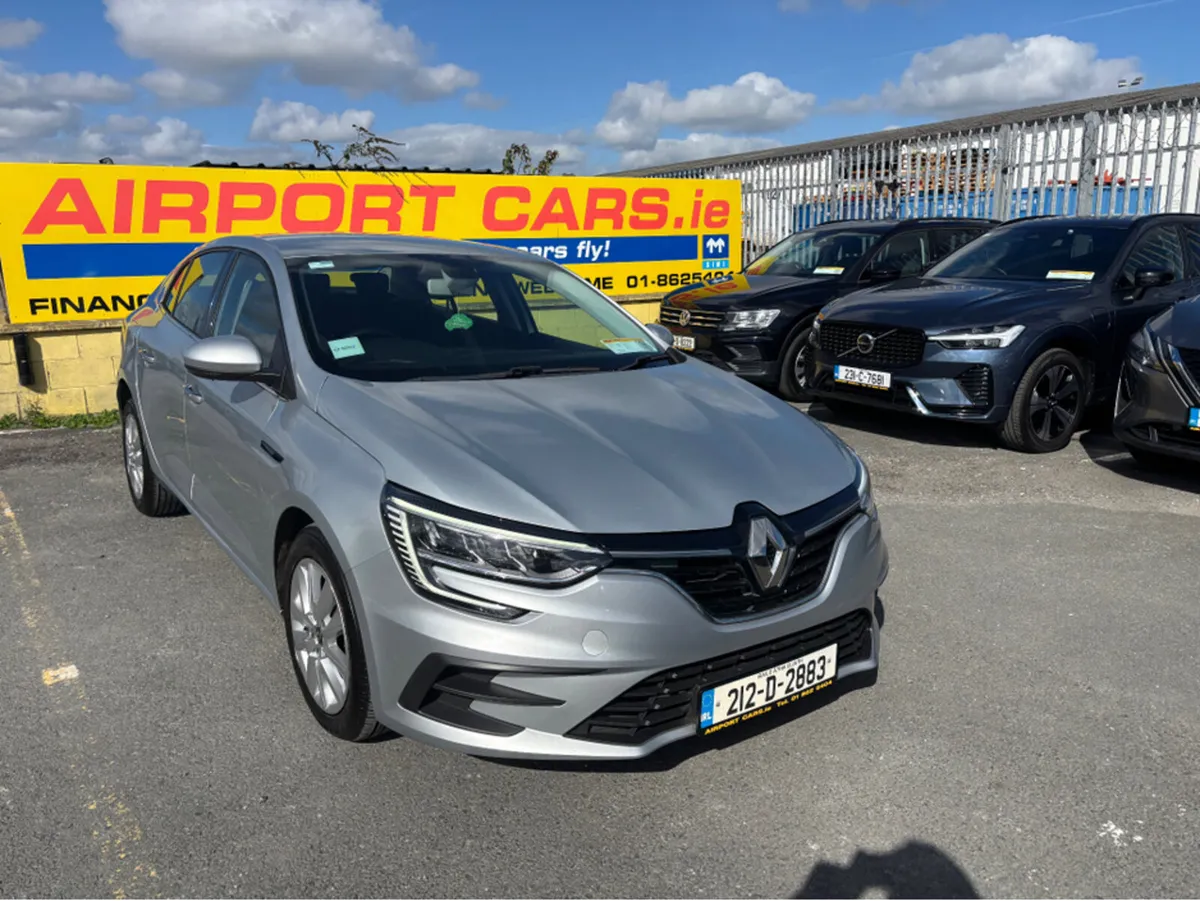 Renault Megane PLAY TCE 120 6DFULL 4DR - Image 2