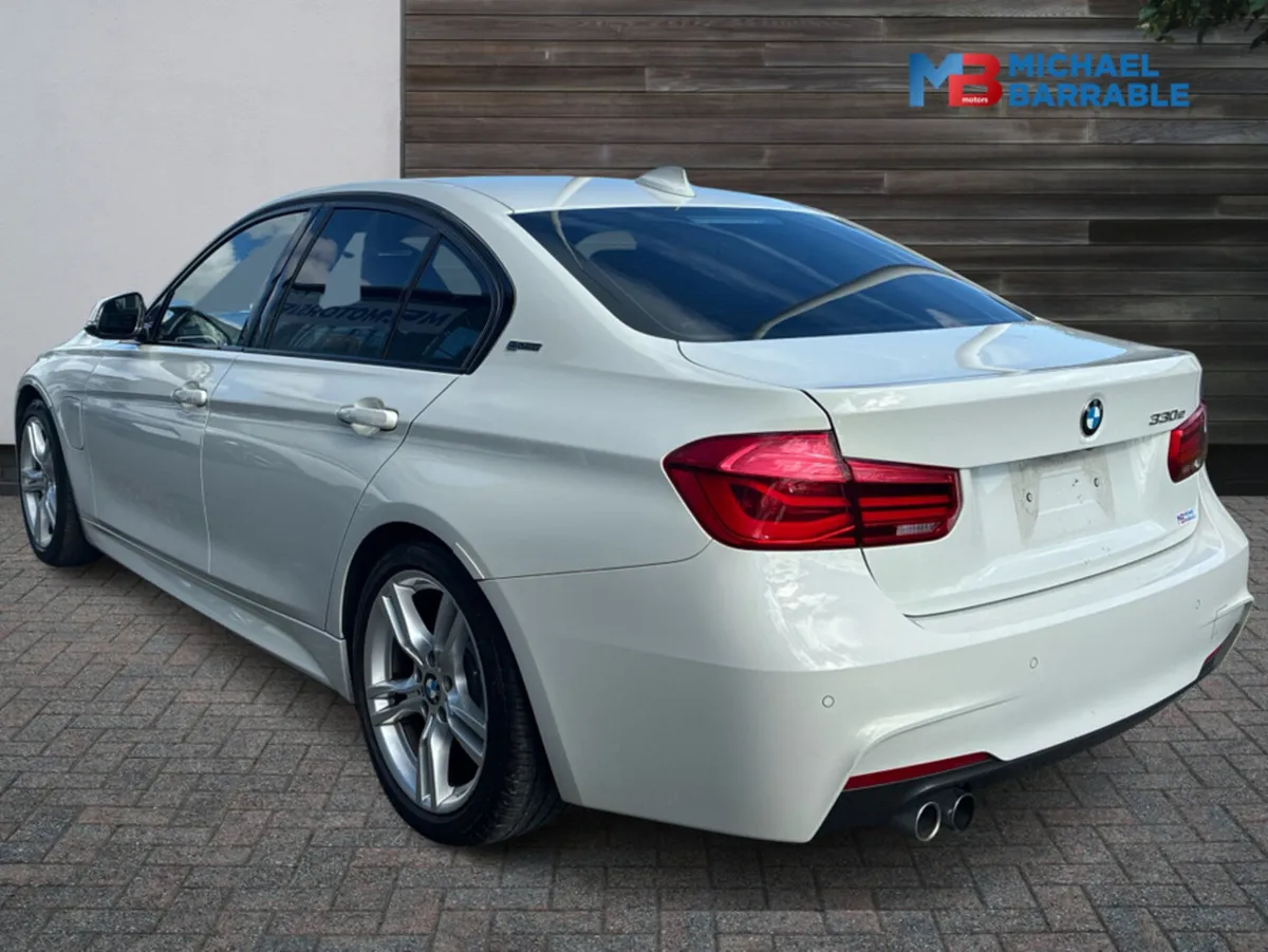 BMW 3-Series 2.0L Petrol Plug In Hybrid Automatic - Image 4